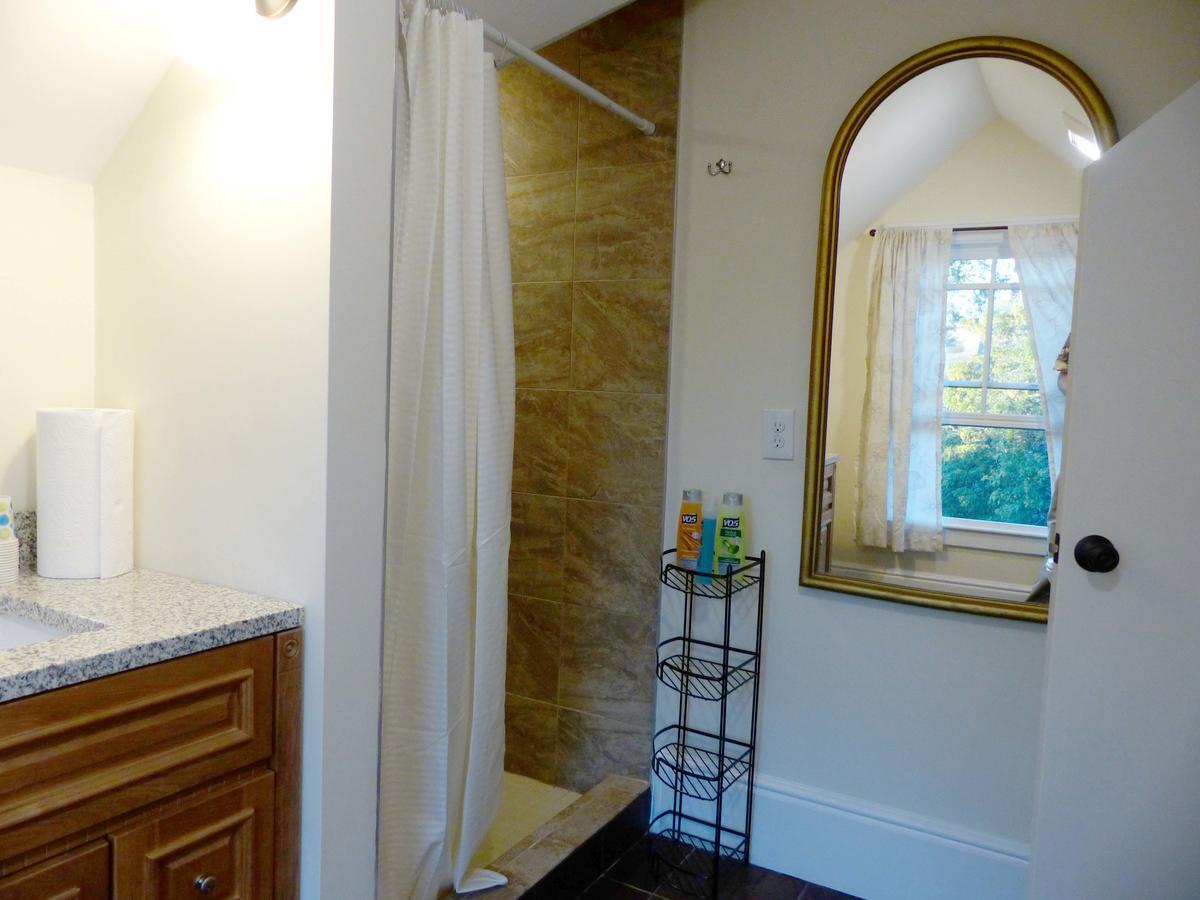 Single Room with Shared Bathroom